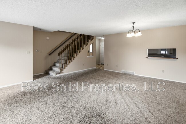 Building Photo - 5416 Meadowbrook Dr