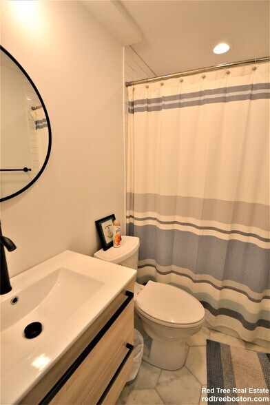 Building Photo - 179 Putnam St