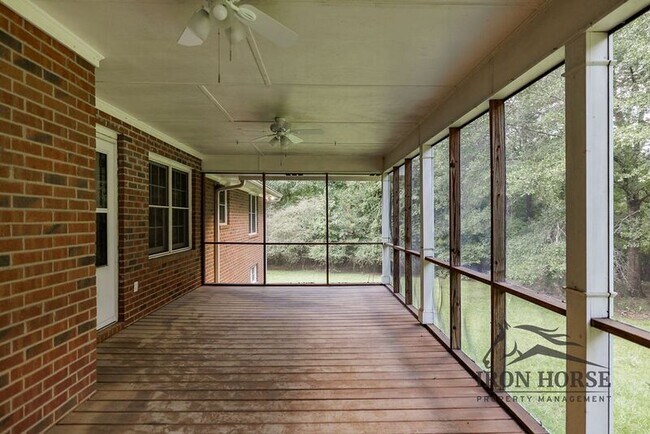 Building Photo - 8671 Macon Hwy