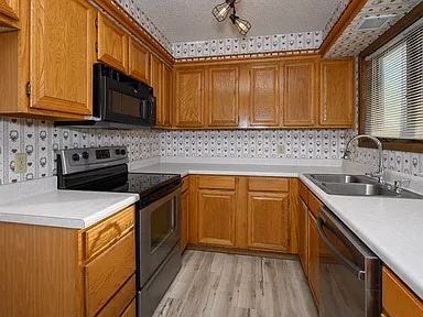 Building Photo - 1731 5th Ave NE