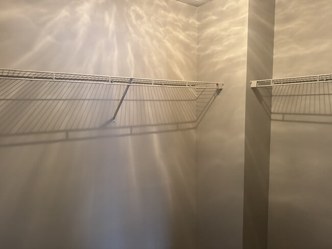 Building Photo - 1725 Carrington Dr