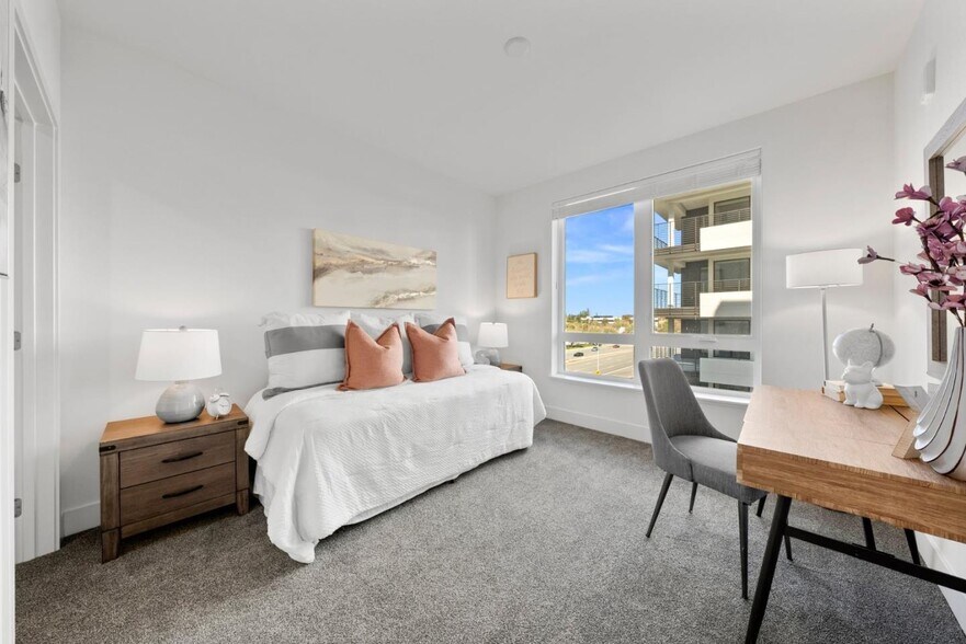 Building Photo - 3578 Rambla Pl