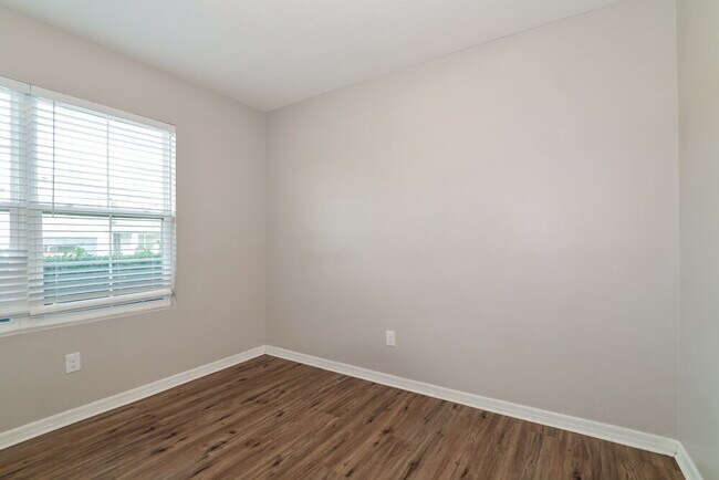 Building Photo - 16188 Yelloweyed Dr