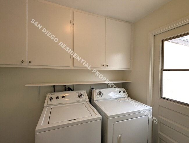 Building Photo - 4749 Canterbury Ct