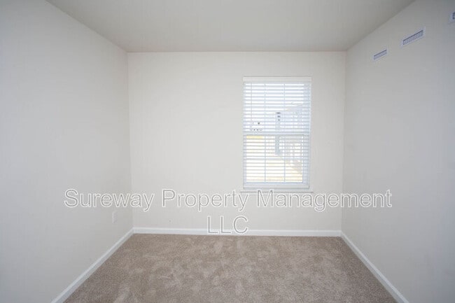 Building Photo - 55 Elliot Ln