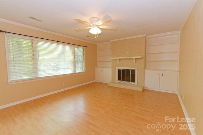 Building Photo - 416 W Pine St