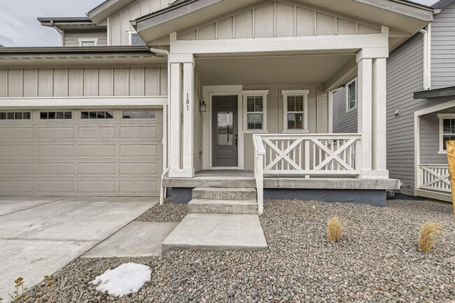 Building Photo - **** SPECIAL OFFER: 1 Month Rent FREE, if lease by July 1st week ******  Beautiful two-story home...