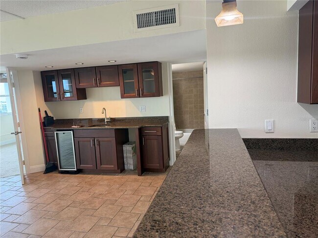 Building Photo - 33 S Gulfstream Ave