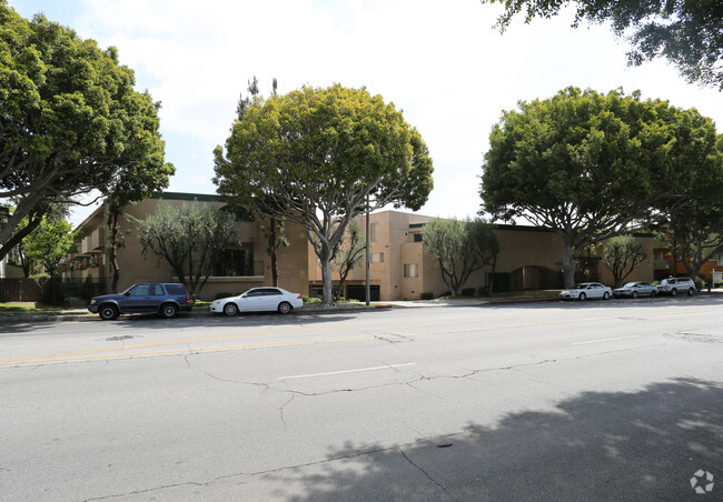 Primary Photo - Village Park Green