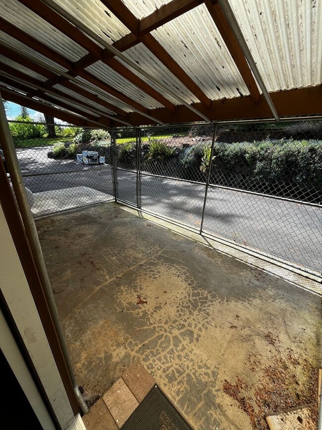 Building Photo - Gorgeous 3 BD 2.25 BA Home on 2 Acres!