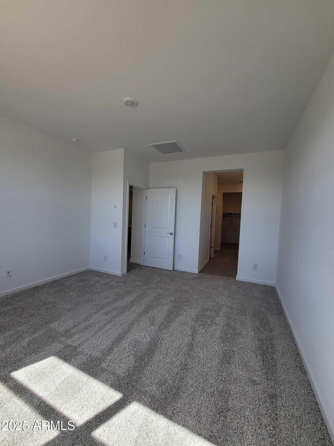 Building Photo - 16065 W Gray Fox Trl