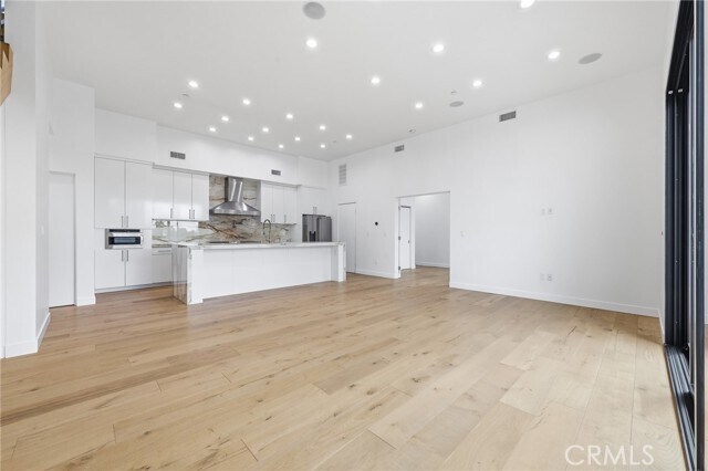 Building Photo - 6565 Pickwick St