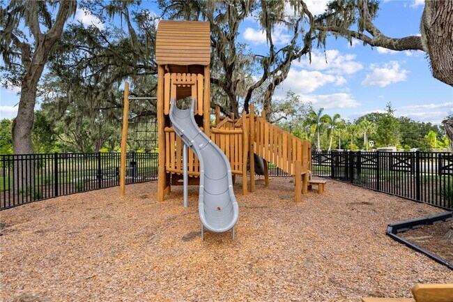 Building Photo - 11240 Blue Bay Dr