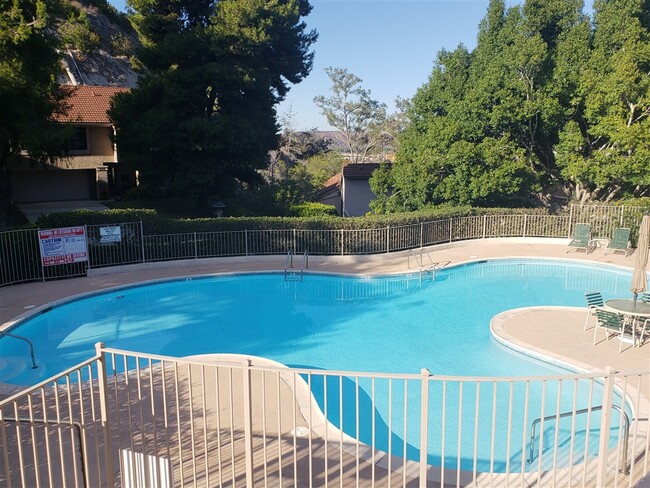 Building Photo - 4360 Caminito Pintoresco