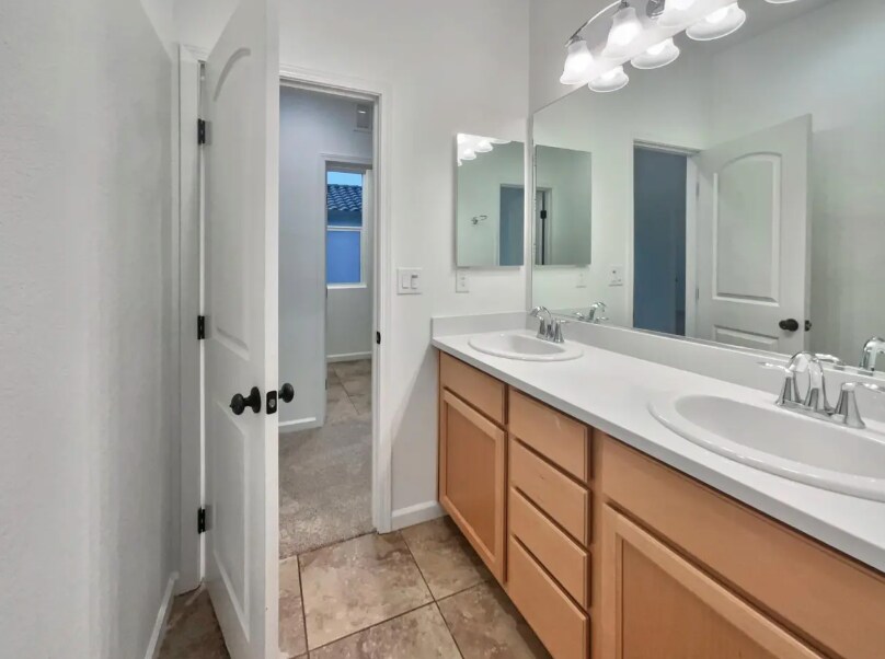 Building Photo - 1817 Terracina Dr