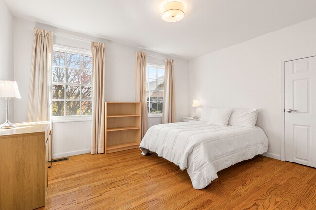 Building Photo - 60 Havilands Ln