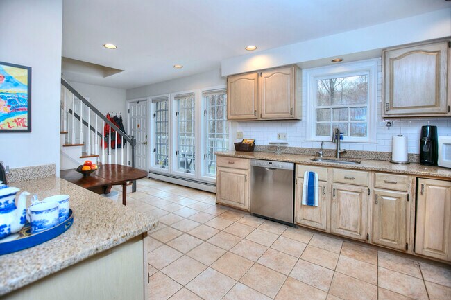 Building Photo - 1 Graystone Ln