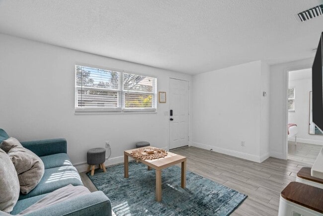 Building Photo - The peaceful place