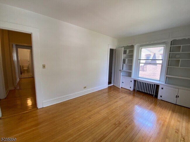 Building Photo - 316 Claremont Ave