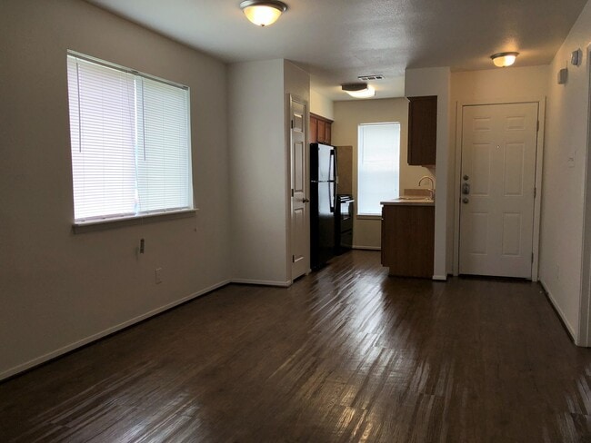 Building Photo - 3707EL