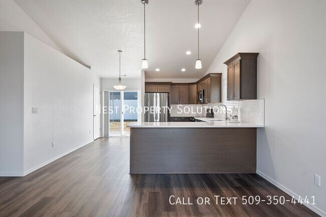 Building Photo - 422 N Washington St