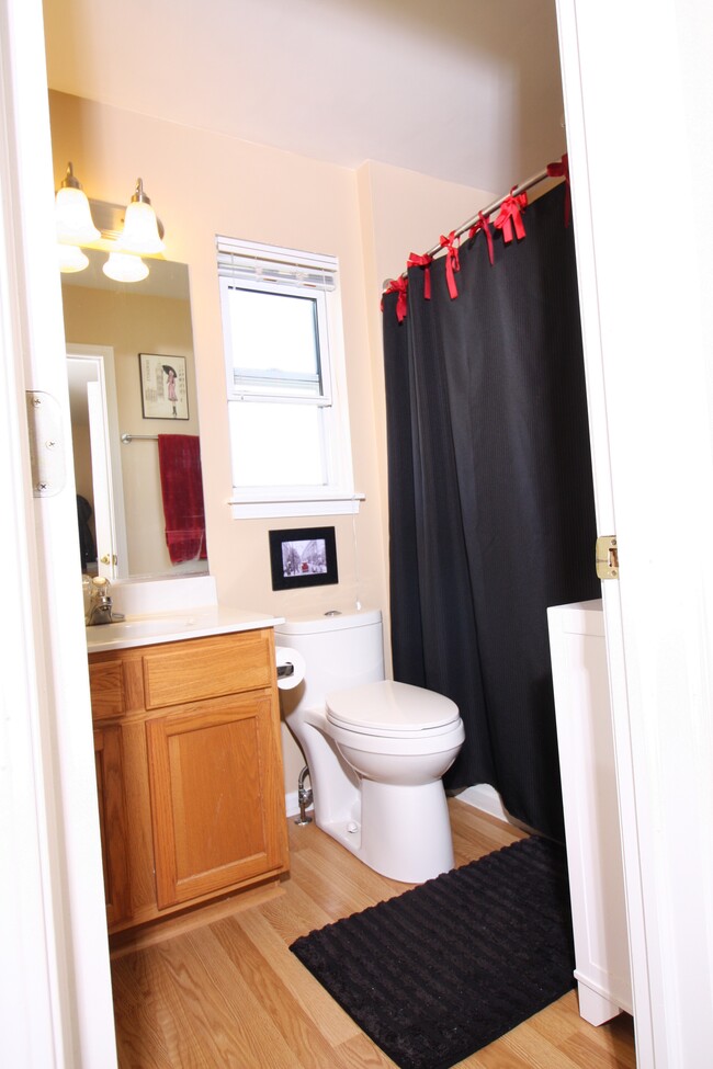 Master Bath - 2149 Brayton Place