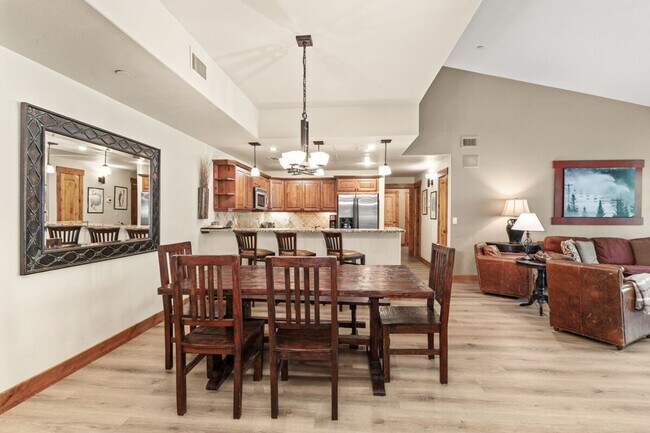Building Photo - 2905 Mountaineer Cir