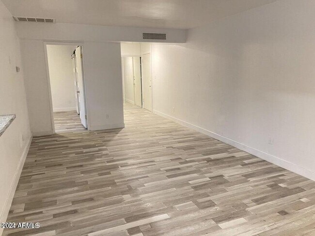 Building Photo - 3828 N 32nd St