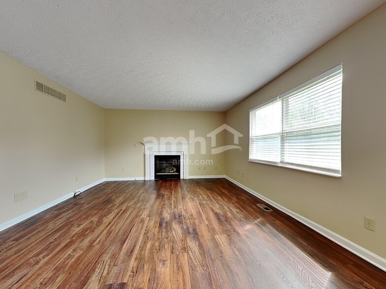 Building Photo - 45 Saddle Creek Ln