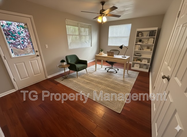 Building Photo - 1355 Lamanto Ave E