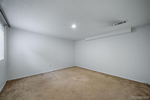 Building Photo - 3124 S Vine Ct