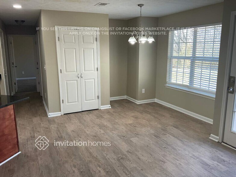 Building Photo - 1023 Lear Dr