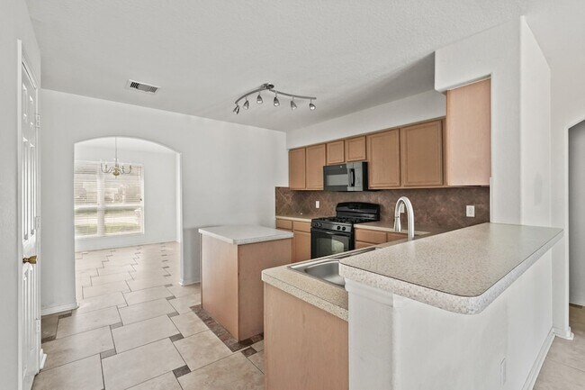Building Photo - 16115 Sheldon Ridge Way