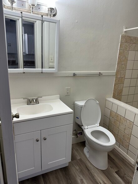 Building Photo - 575 N Kansas St