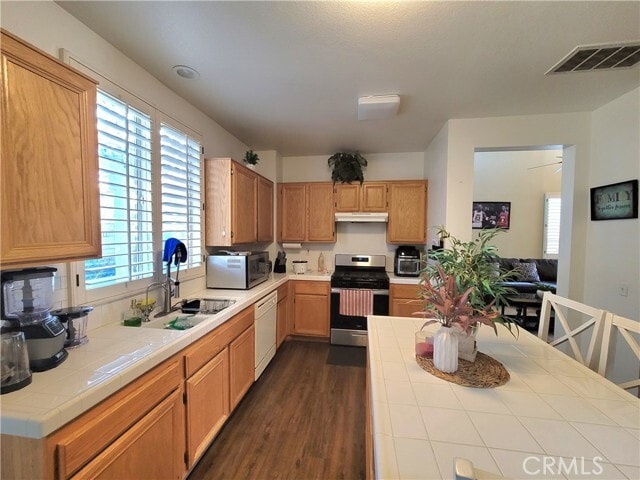 Building Photo - 5560 Barclay Ct