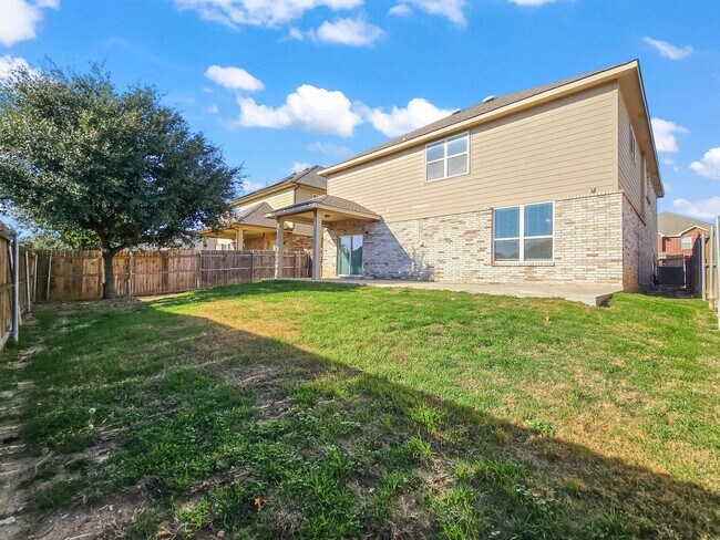 Building Photo - Charming 5BR/3.5BA Home with Two Primary Suites & Game Room in Northwest ISD