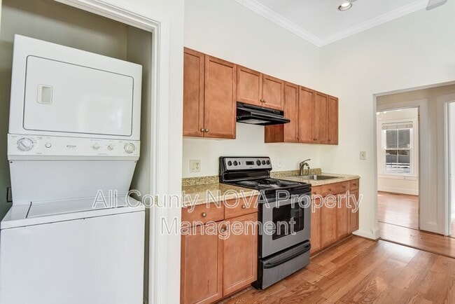 Building Photo - 8753 Signal Hill Rd