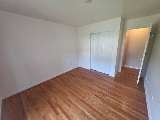 Building Photo - 146 Honora Dr