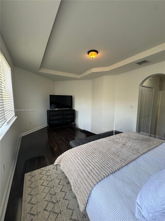 Building Photo - 5444 NW 112th Pl
