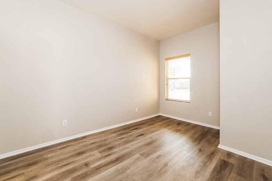 Building Photo - 10833 S Camino San Clemente