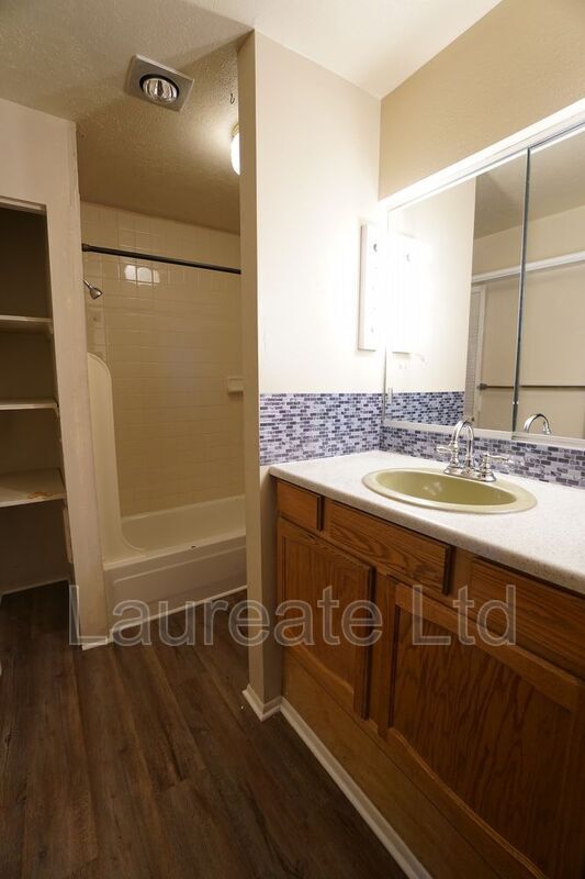 Building Photo - 291 S Hoyt St