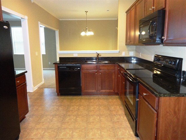 Building Photo - 4828 Pitkin Ave