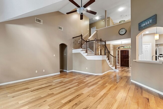 Building Photo - The Perfect Woodlands Retreat: Steps from ...