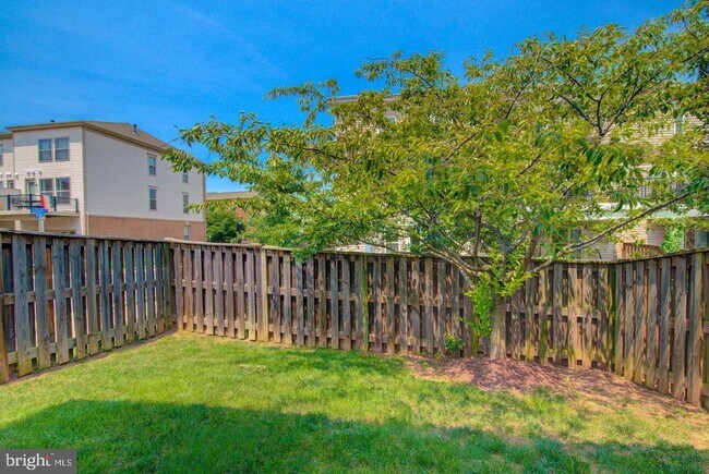 Building Photo - 42262 Knotty Oak Terrace