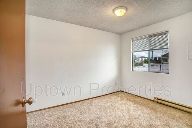 Building Photo - 8311 SE 17th Ave
