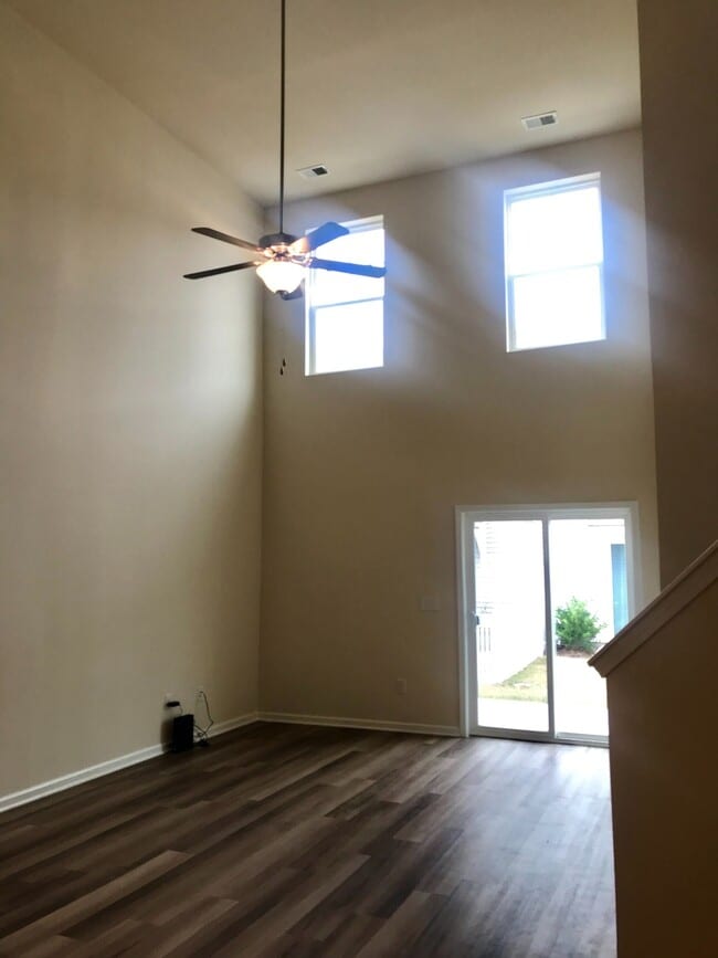 Building Photo - BEAUTIFUL! 4 Bedrooms/3.5 baths in Wild Wing. Spacious & Tons of space!