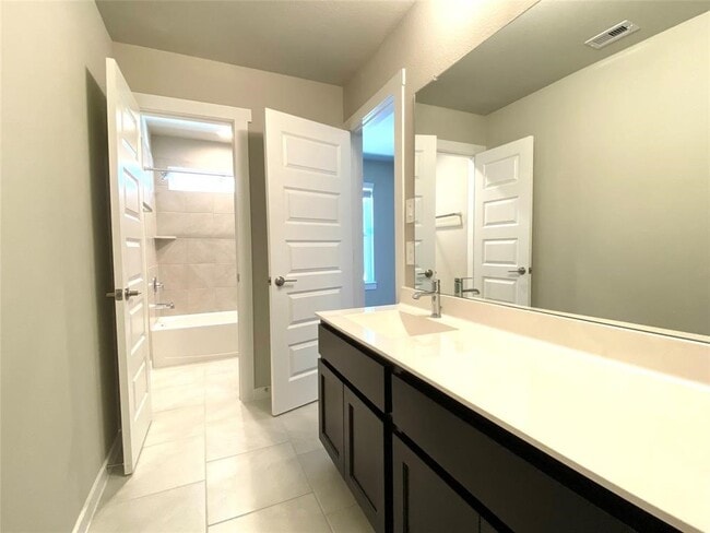 Building Photo - 29339 Red Rocks Pk Dr