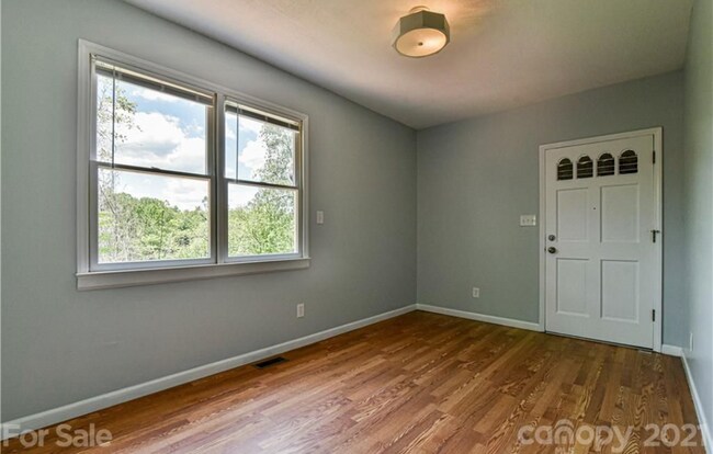 Building Photo - 50 Booker St