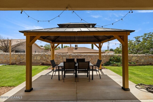 Building Photo - 2561 Desert Cove Pl