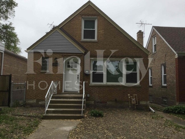 Building Photo - 8751 S East End Ave